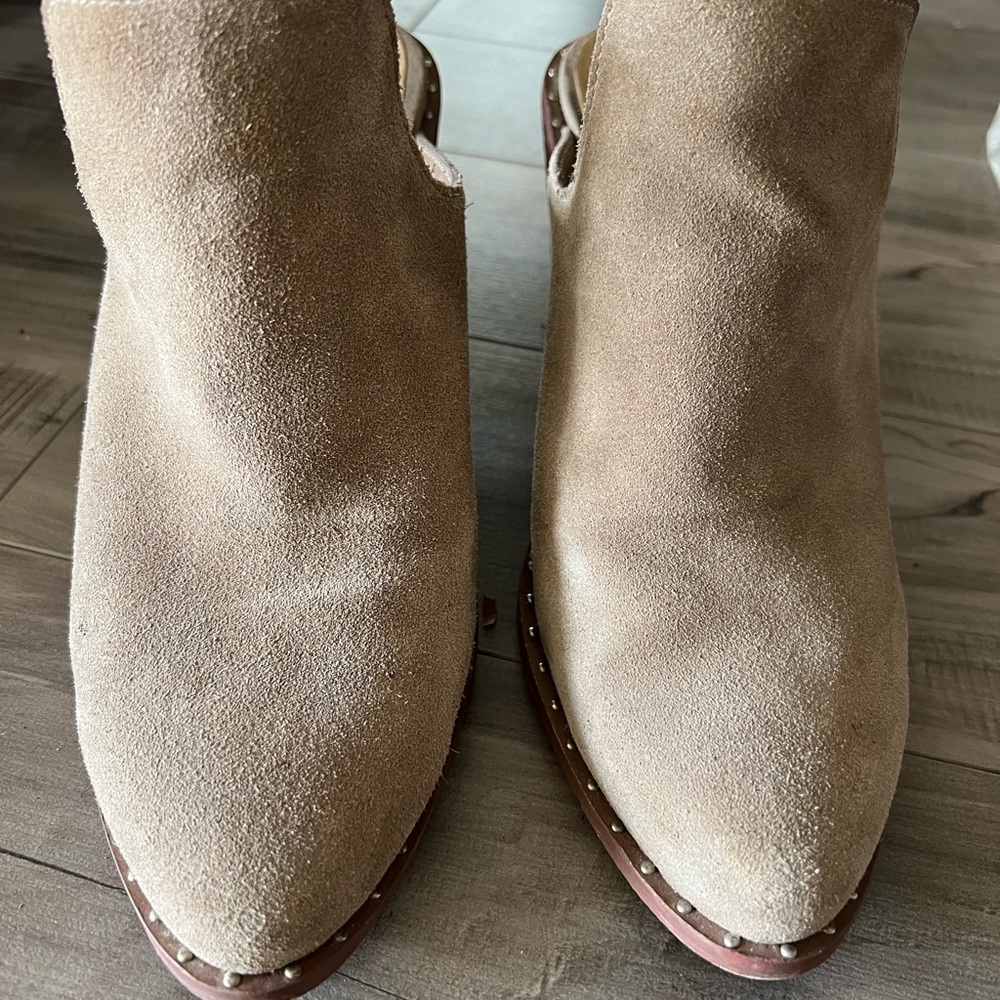 CHINESE LAUNDRY MULES - Size 39